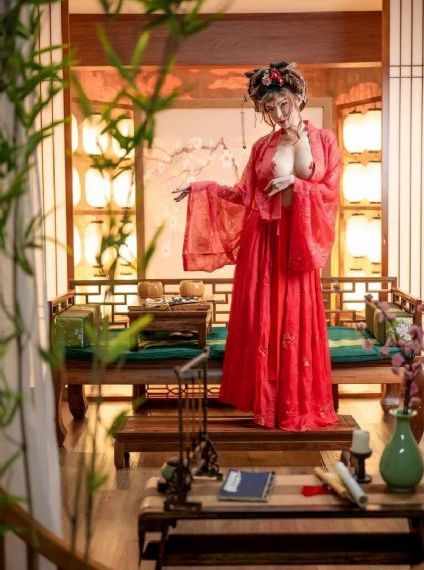 亚洲人妖女同在线播放