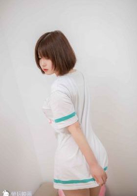 春潮浪漫海棠红