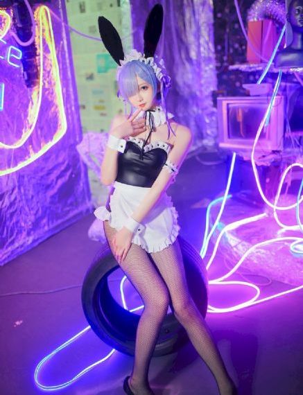 诱惑我的邻家美女姐姐