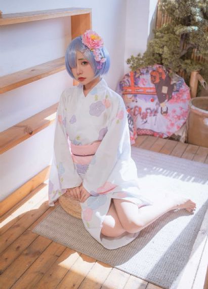 美女私密尿孔18